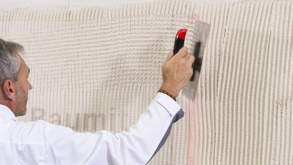 Oprava fasády s trhlinami